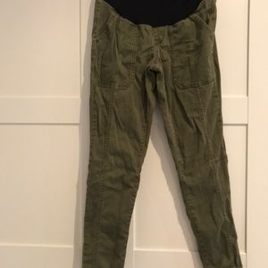 A glow maternity pants